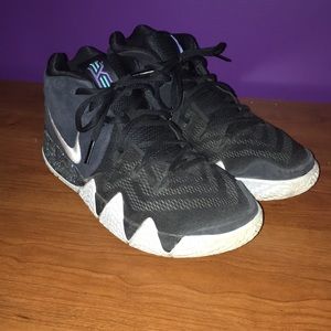 Nike Kyrie 4